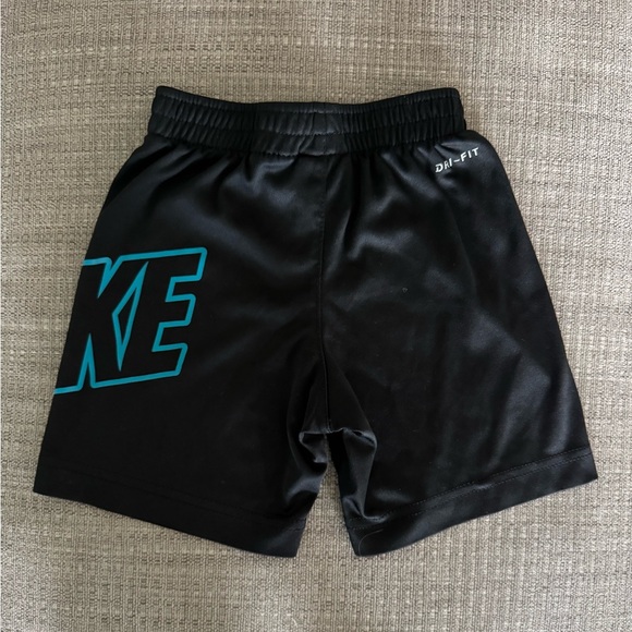 Nike Boys Black Shorts - Picture 2 of 4